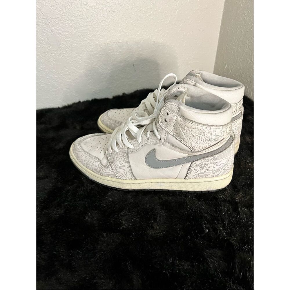 Nike Air Jordan 1 Retro‎ High OG Laser 2015 Size 10.5 Sneakers 705289-100